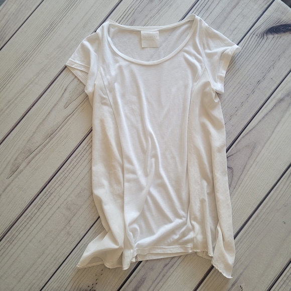★SOLD★Flowy White Long T-shirt - Picture 10 of 15